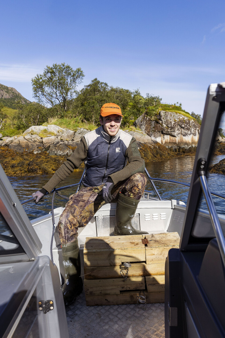 Når det ikke har gått noe i fella på fjorten dager, flytter Fredrik fellene til nye steder. Når det ikke har gått noe i fella på fjorten dager, flytter Fredrik fellene til nye steder.