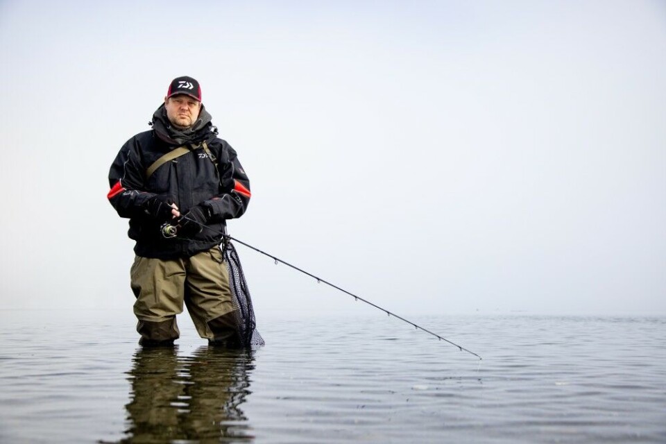 Konkurransefisker Petter Skudal har fulgt Oslofjorden i 40 år. Fra å kunne fiske i en rik fjord, opplever han nå at det bare er rester igjen. Konkurransefisker Petter Skudal har fulgt Oslofjorden i 40 år. Fra å kunne fiske i en rik fjord, opplever han nå at det bare er rester igjen.