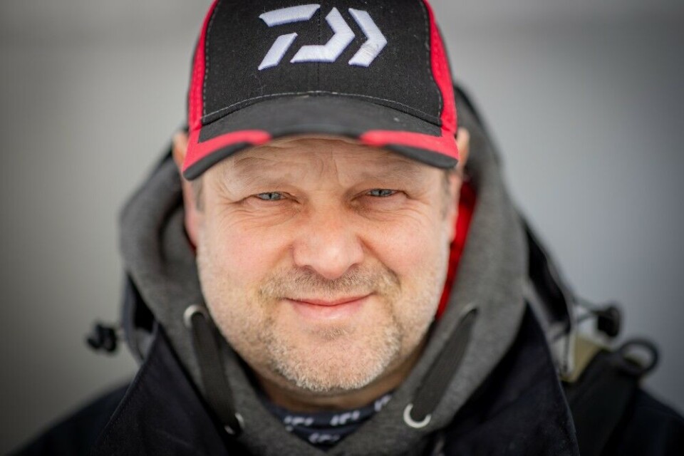 Når Petter Skudal skal peke på mulige årsaker til fiskedøden, trekker han fram lysfiske, reketråling, og omfattende sprengningsarbeider i Indre Oslofjord. Når Petter Skudal skal peke på mulige årsaker til fiskedøden, trekker han fram lysfiske, reketråling, og omfattende sprengningsarbeider i Indre Oslofjord.