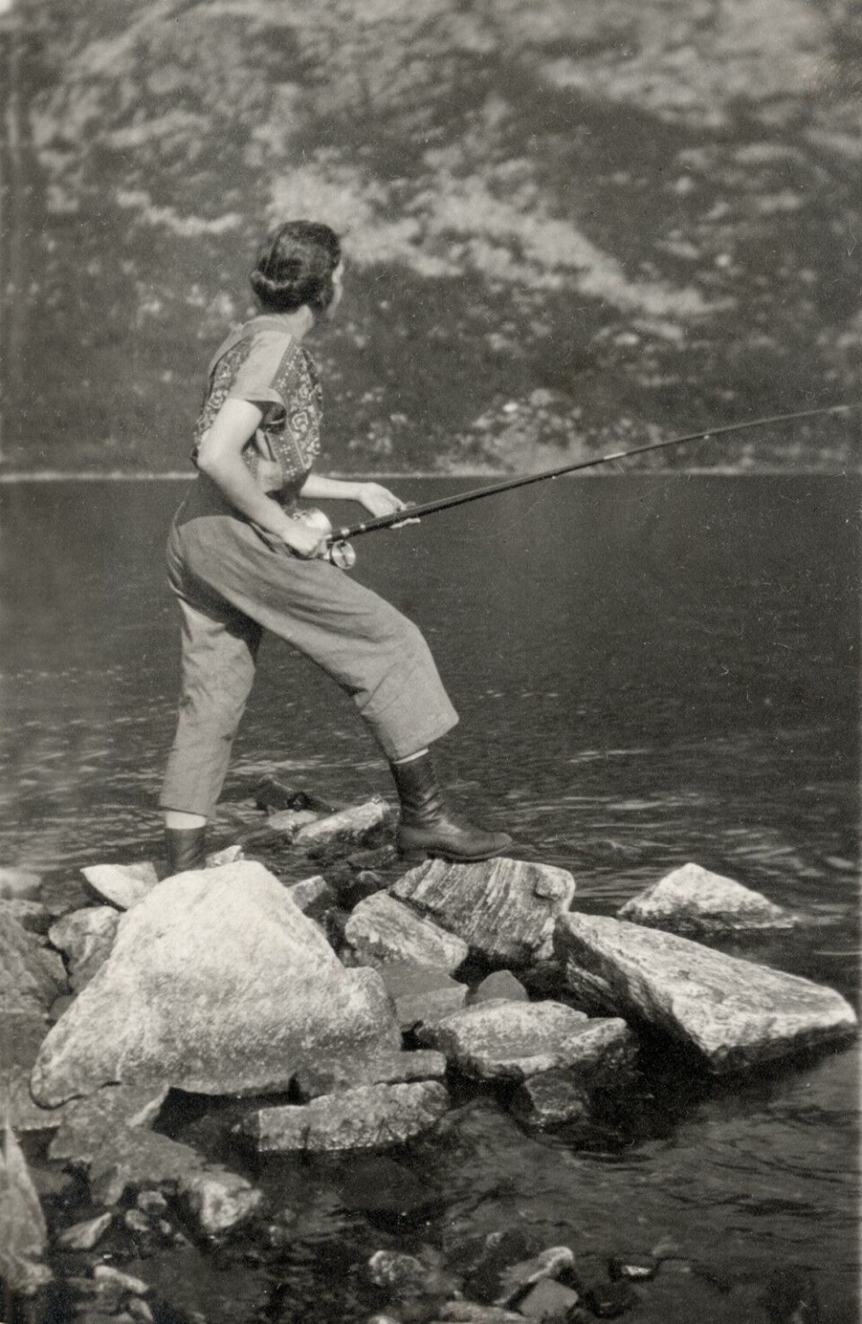 Selv om hytteboka vitner om færre ryper enn før, forteller den også om fiskelykke, gode stunder og et havfiske som aldri svikter. Foto: Jo Straube Selv om hytteboka vitner om færre ryper enn før, forteller den også om fiskelykke, gode stunder og et havfiske som aldri svikter. Foto: Jo Straube