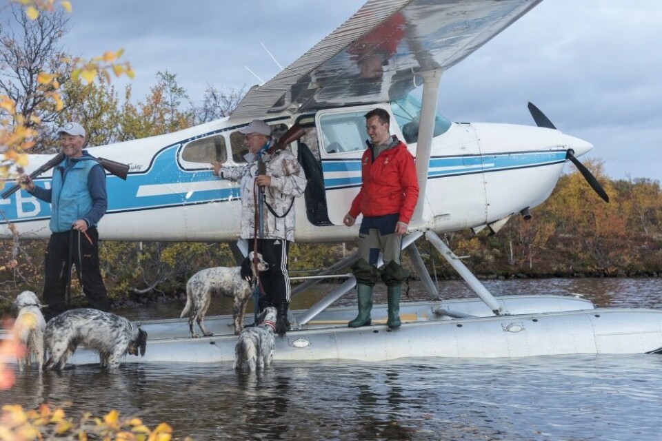 Med landingstillatelse på flere vann, kan Mosquito Air Taxi tilby flyvninger inn til ferdige oppsatte jaktcamper, ulike steder i ødemarka i Kautokeino. Med landingstillatelse på flere vann, kan Mosquito Air Taxi tilby flyvninger inn til ferdige oppsatte jaktcamper, ulike steder i ødemarka i Kautokeino.