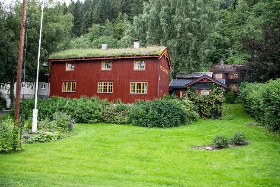 Det er på stell på Valdøyan, populær laksecamp på Lundamo.