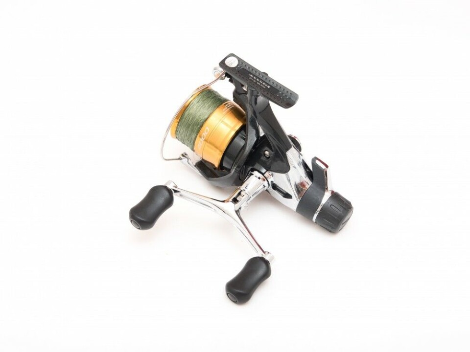 Shimano legendariske sneller med dobbel sveiv og bakbrems, med hurtigbremsen Fightin´ Drag er akkurat like effektive i dag som for 30 år siden. Shimano legendariske sneller med dobbel sveiv og bakbrems, med hurtigbremsen Fightin´ Drag er akkurat like effektive i dag som for 30 år siden.