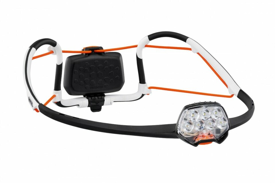 Vi har testet den noe spesielle hodelykten Petzl IKO Core. Og den imponerer langt på vei. Foto: Produsenten Test av Petzl IKO Core hodelykt