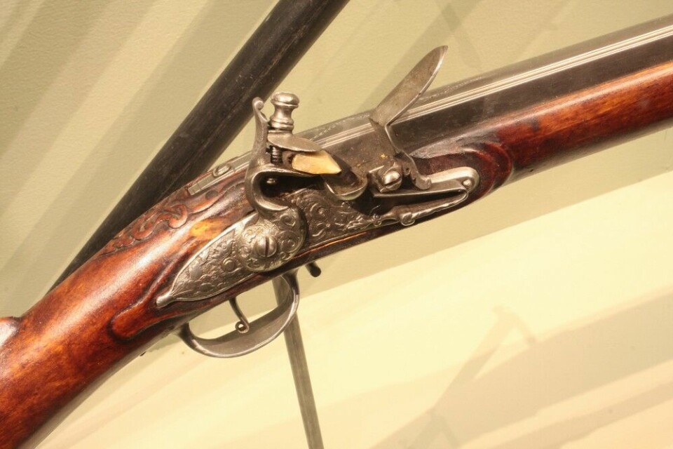 Et norsk bondegevær med flintlås fra 1700-tallet. Kassepipa er trolig eldre.