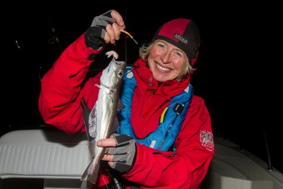 Min første fisketur med Randi Skaug ble en uforglemmelig opplevelse. Ingen av oss ville gi seg, og selv om minusgrader og nattemørke fylte båten vår i Oslofjorden, fisket vi aktivt etter hvitting, populært kalt havets kylling, til vi hadde fått det vi skulle ha. Den bereiste eventyreren ble tydelig inspirert av mulighetene et ekkolodd og en båt i Oslofjorden gir. Min første fisketur med Randi Skaug ble en uforglemmelig opplevelse. Ingen av oss ville gi seg, og selv om minusgrader og nattemørke fylte båten vår i Oslofjorden, fisket vi aktivt etter hvitting, populært kalt havets kylling, til vi hadde fått det vi skulle ha. Den bereiste eventyreren ble tydelig inspirert av mulighetene et ekkolodd og en båt i Oslofjorden gir.