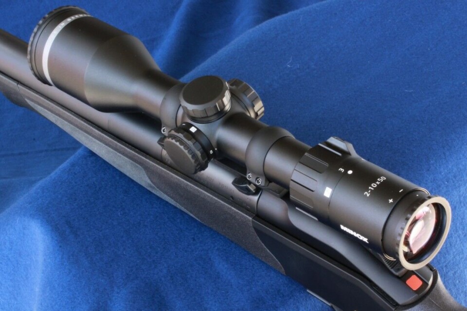Minox Allrounder 2-10x50 er et upretensiøst jaktsikte for jevn ytelse under ulike forhold. Minox Allrounder 2-10x50 er et upretensiøst jaktsikte for jevn ytelse under ulike forhold.