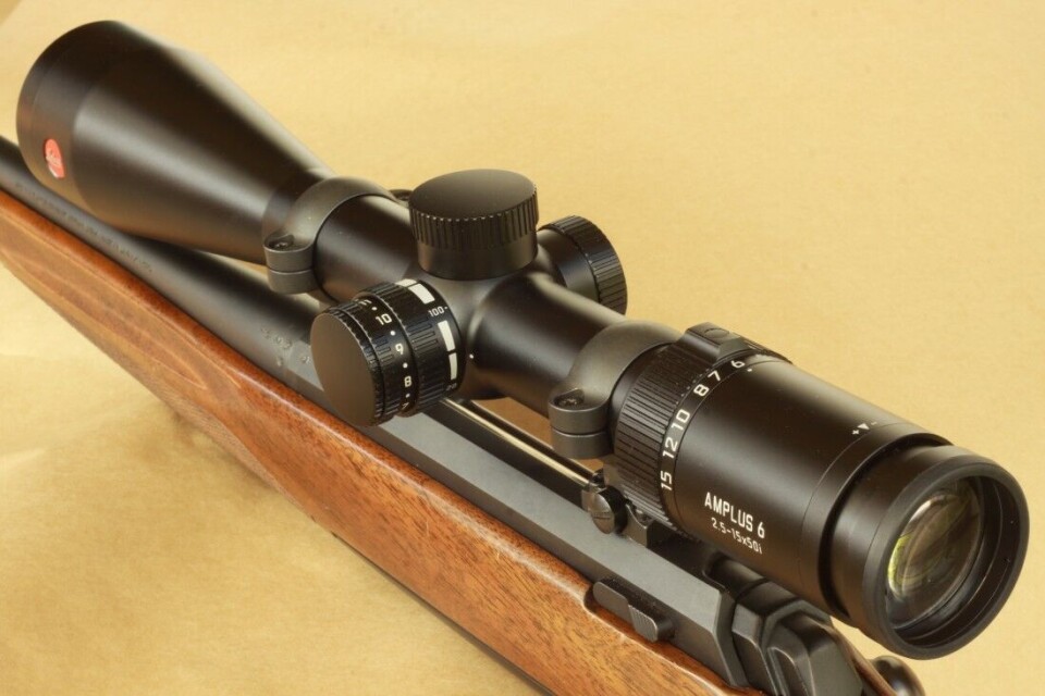 Leica Amplus 6 2,5-15x50i er et sikte med mye forstørrelse og sylskarp optikk. Leica Amplus 6 2,5-15x50i er et sikte med mye forstørrelse og sylskarp optikk.