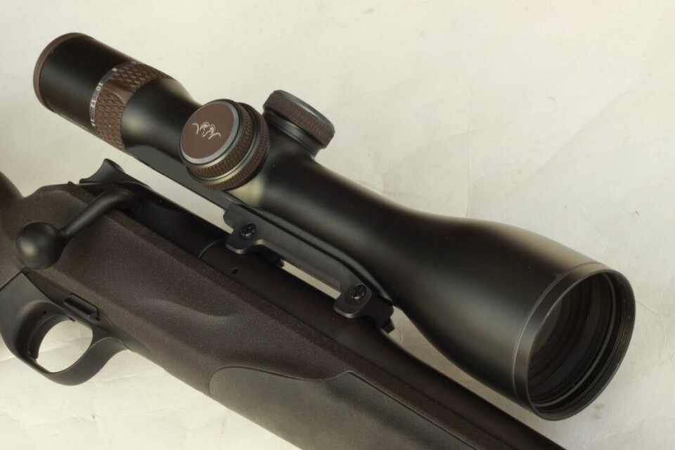 Blaser Infinity 4-20x58 IC er et flott sikte som gjør seg godt på denne Blaser R8 Success rifla. Blaser Infinity 4-20x58 IC er et flott sikte som gjør seg godt på denne Blaser R8 Success rifla.