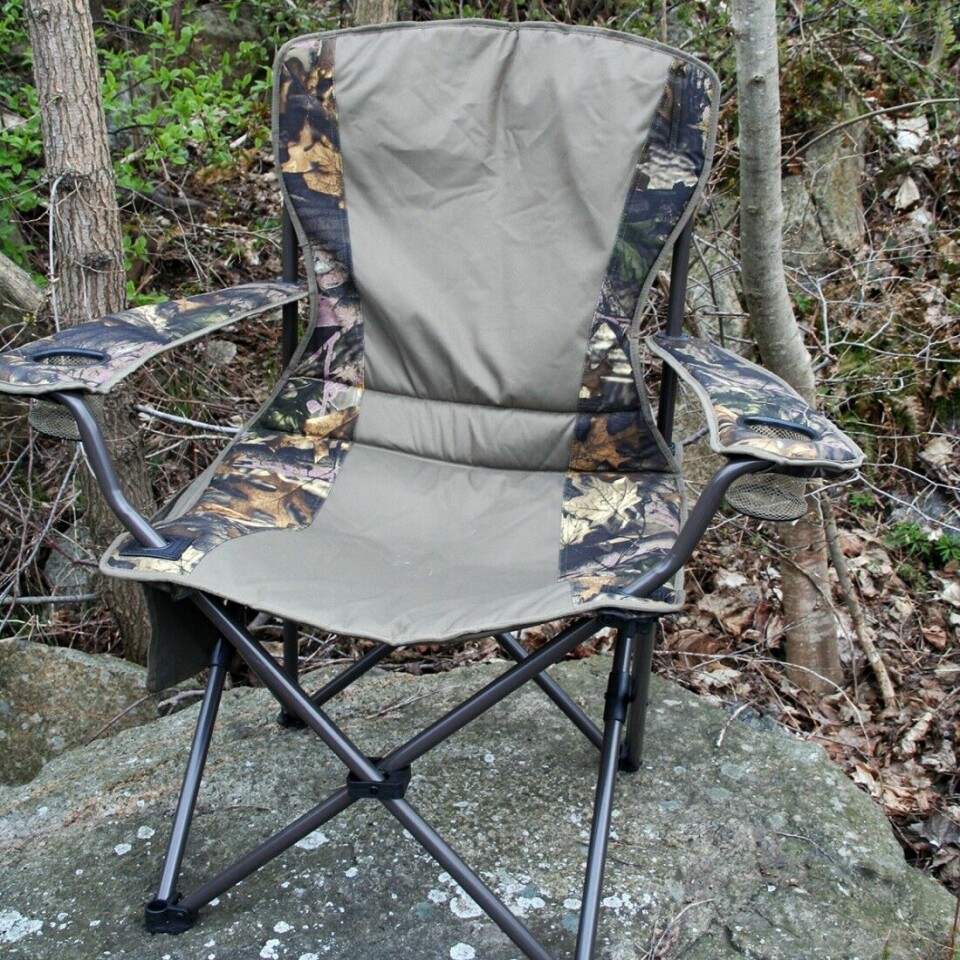 Vi har testet den sammenleggbare campingstolen fra Mackenzie. Den passer perfekt i campen.