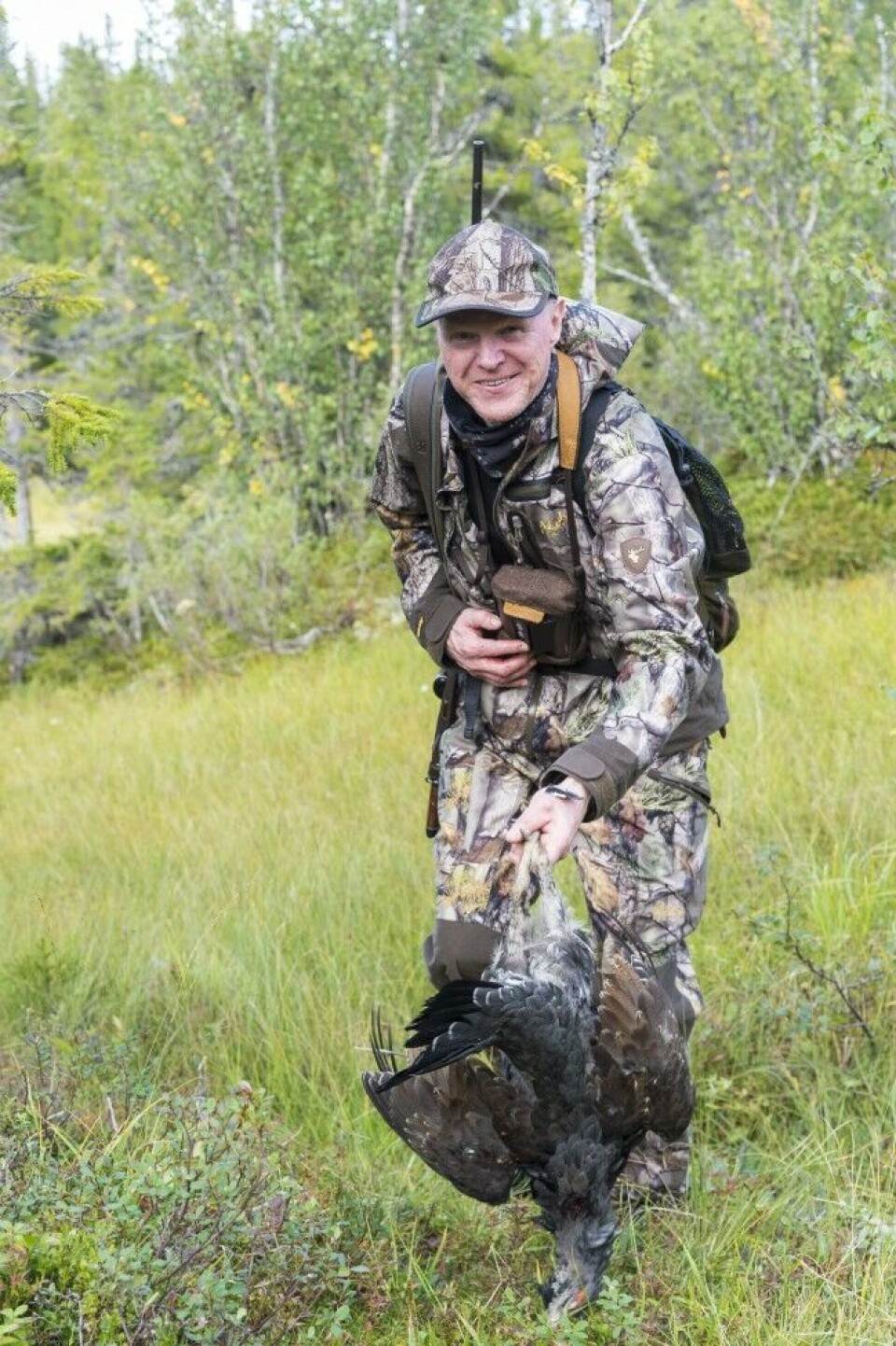 Riflevalget til Roy Vebjørn Kveliaunets er en dedikert skogsfugljeger verdig. Han benytter en Sako i kaliber 7x33, en ikonisk fuglerifle fra de finske skoger. Riflevalget til Roy Vebjørn Kveliaunets er en dedikert skogsfugljeger verdig. Han benytter en Sako i kaliber 7x33, en ikonisk fuglerifle fra de finske skoger.