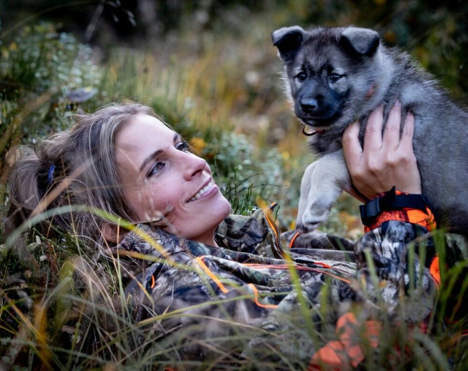 Framtida ser lys ut for Anita og hundene. Her med løshundemnet Häljumbergets Boo. Framtida ser lys ut for Anita og hundene. Her med løshundemnet Häljumbergets Boo.