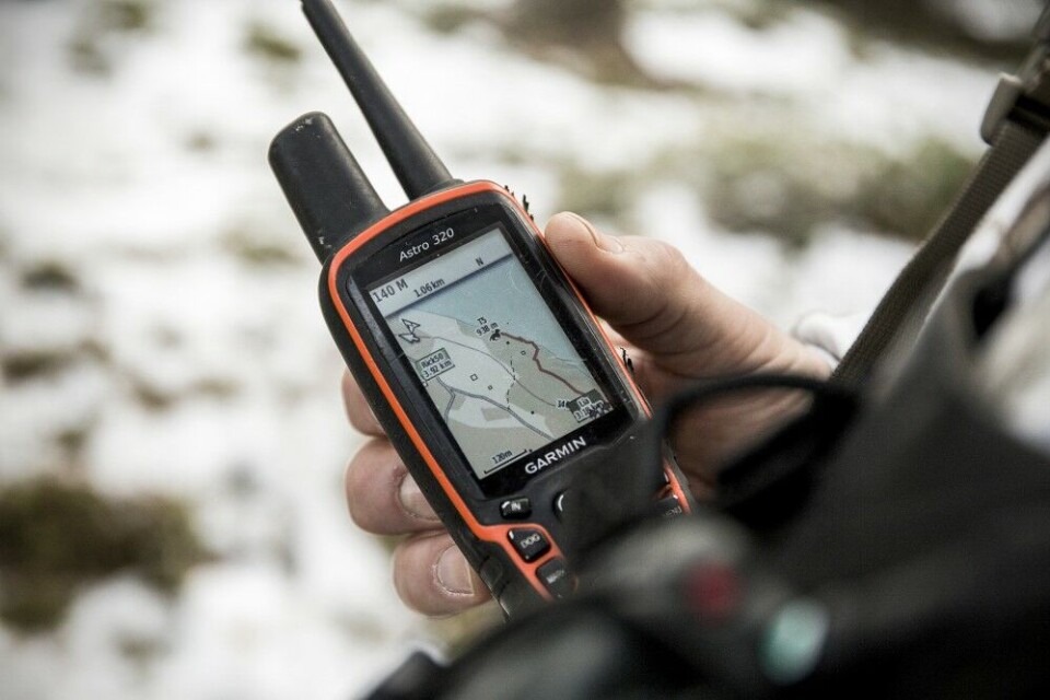Mange føler seg i dag nakne uten å ha full oversikt over hvor hunden befinner seg. GPS/peileutstyr kan også benyttes på jaktprøve, men vær oppmerksom at det knytter seg flere restriksjoner til bruken. Mange føler seg i dag nakne uten å ha full oversikt over hvor hunden befinner seg. GPS/peileutstyr kan også benyttes på jaktprøve, men vær oppmerksom at det knytter seg flere restriksjoner til bruken.