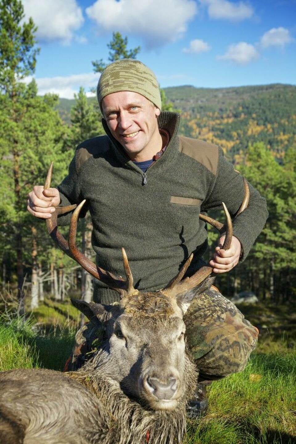 Kjell Andreas Steinstad hadde aldri skutt hjort før brølejaktkurset i Flå. Denne titakkeren kom på skuddhold etter bare ti minutters brøling.