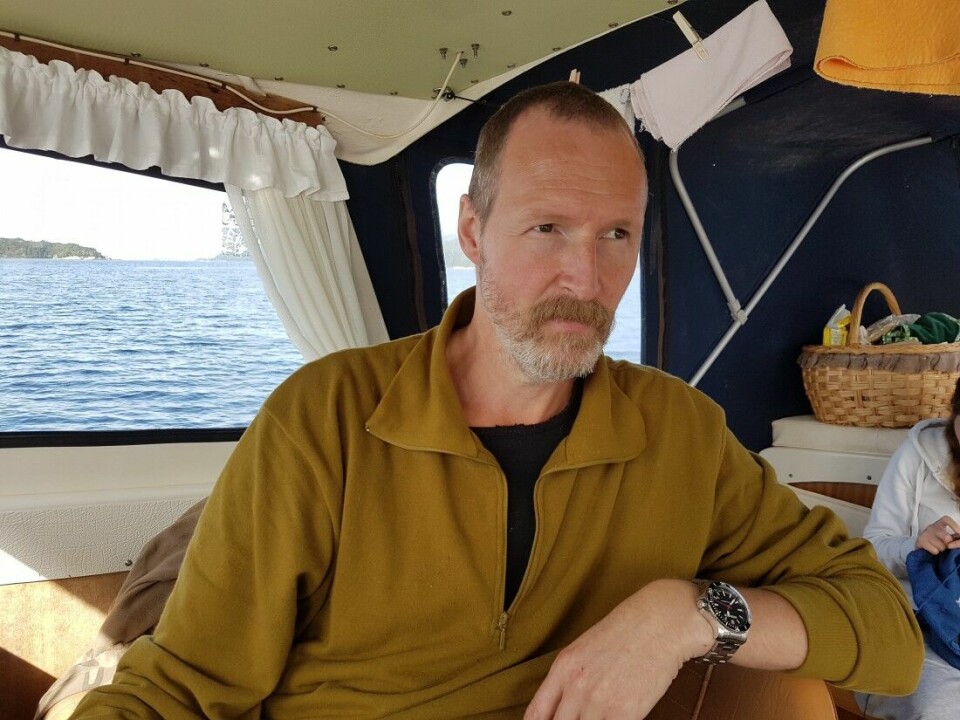 Odd Martin Kvalvåg konstaterer at det blir stadig mindre fisk i fjordene på Sørvestlandet.