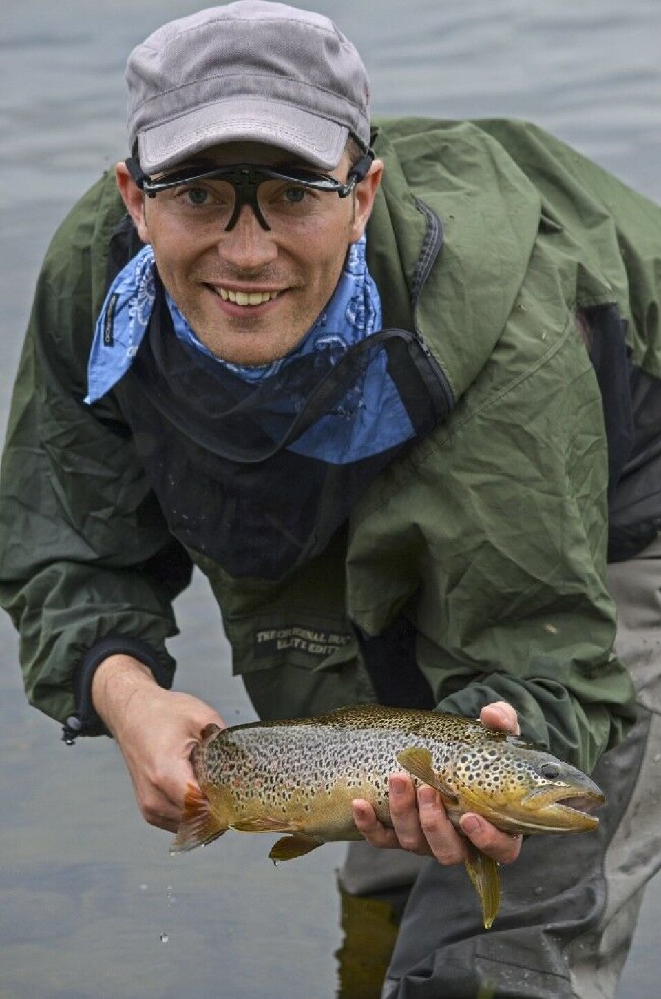 … og denne ørreten lot seg naturligvis lure av en myggklekker. … og denne ørreten lot seg naturligvis lure av en myggklekker.