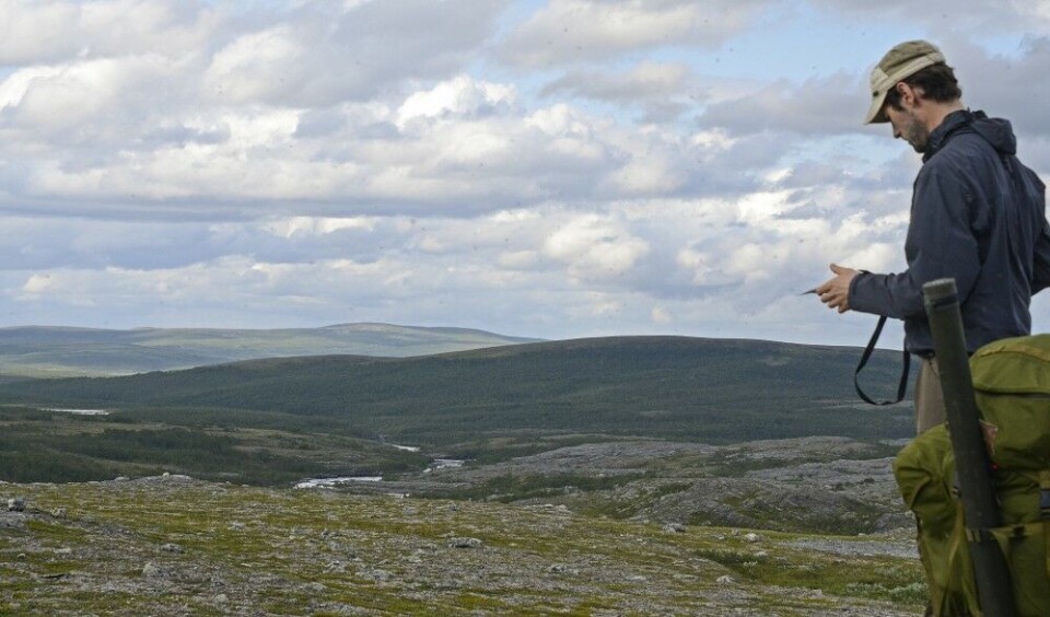 Der Stabburselva faller ned fra vidda mot øst, takket vi for følget og siktet oss inn mot Sennalandet. Der Stabburselva faller ned fra vidda mot øst, takket vi for følget og siktet oss inn mot Sennalandet.