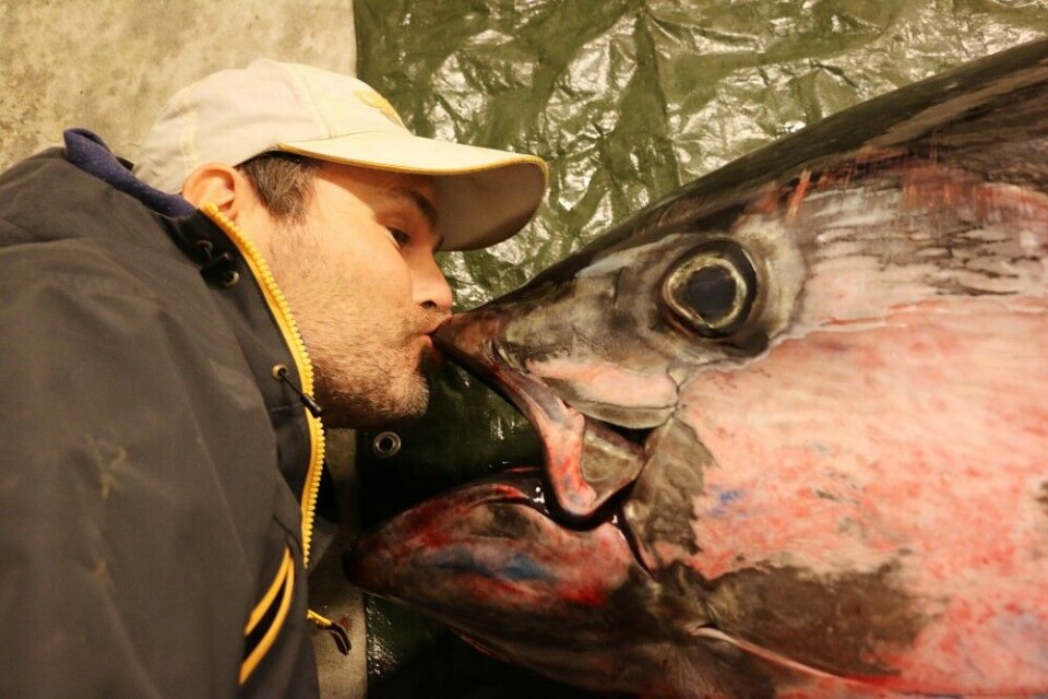 Det er lov å bli litt emosjonell når en har fått en fisk som dette. Det er lov å bli litt emosjonell når en har fått en fisk som dette.