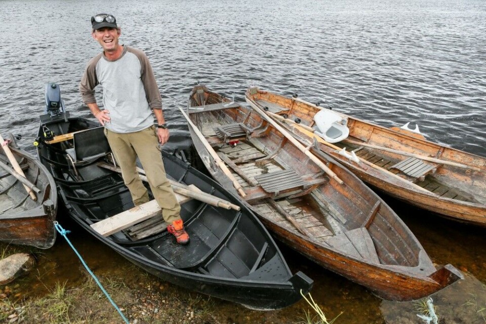 Kjell Pettersson har lagt ned mye arbeid i Peson-båten. Den er bygget som en trebåt, men er i massiv polyetylen som er sveiset sammen. Båten er 100 prosent vedlikeholdsfri, tåler masse juling, og er topp å ro, skal vi tro opphavsmannen. Kjell Pettersson har lagt ned mye arbeid i Peson-båten. Den er bygget som en trebåt, men er i massiv polyetylen som er sveiset sammen. Båten er 100 prosent vedlikeholdsfri, tåler masse juling, og er topp å ro, skal vi tro opphavsmannen.