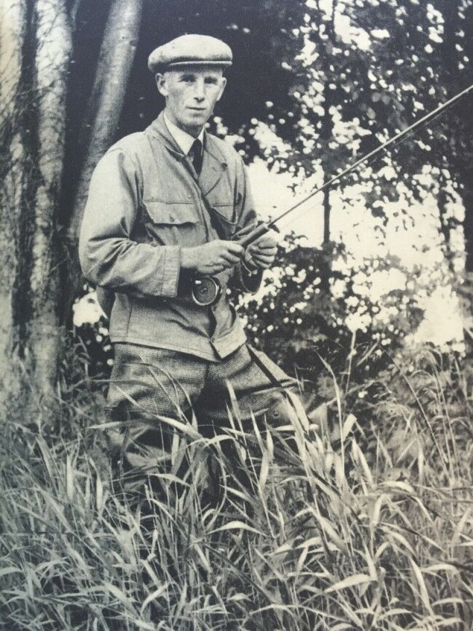 Frank Sawyer. Bilde fra boka Nymphs and the Trout. Frank Sawyer. Bilde fra boka Nymphs and the Trout.