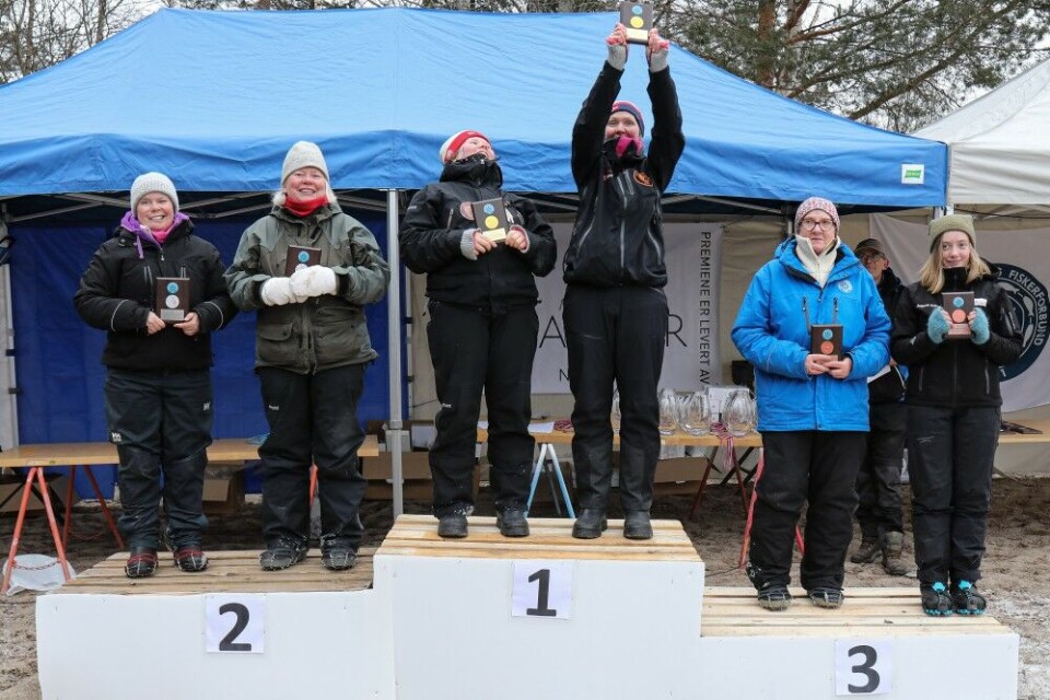 Fra venstre, Kjersti Solli, Torild Langerud, Celine Bjørnstad, Lisbeth A. Bjørnstad, Ruth M. Ramstad og Juliane Jørgensen. Fra venstre, Kjersti Solli, Torild Langerud, Celine Bjørnstad, Lisbeth A. Bjørnstad, Ruth M. Ramstad og Juliane Jørgensen.