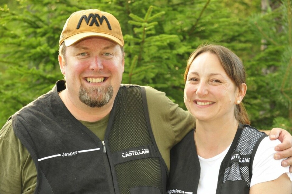 Ekteparet Jesper og Magdalena Maj Larsen er sentrale miljøskapere og legger årlig ned talløse dugnadstimer i Bjørkelangen JFF. Ekteparet Jesper og Magdalena Maj Larsen er sentrale miljøskapere og legger årlig ned talløse dugnadstimer i Bjørkelangen JFF.