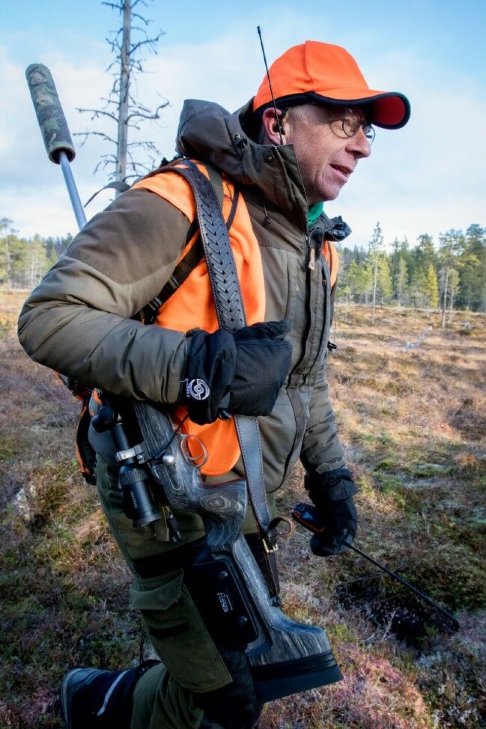 Vi følger med storviltjeger og instruktør Jan Erik Vassnes ut på elgpost … Vi følger med storviltjeger og instruktør Jan Erik Vassnes ut på elgpost …