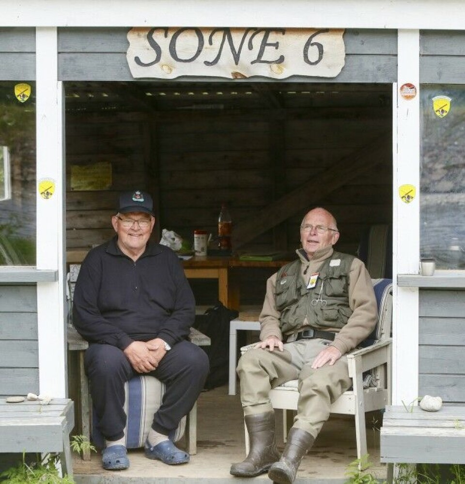 Populære sone 6 som forvaltes av Orkla JFF, byr fortsatt på et rimelig fiske. Kjell Spjøtvold (t.v.) og Ivar Hilde er to av veteranene i elva. De liker dårlig de seinere års utvikling. Populære sone 6 som forvaltes av Orkla JFF, byr fortsatt på et rimelig fiske. Kjell Spjøtvold (t.v.) og Ivar Hilde er to av veteranene i elva. De liker dårlig de seinere års utvikling.