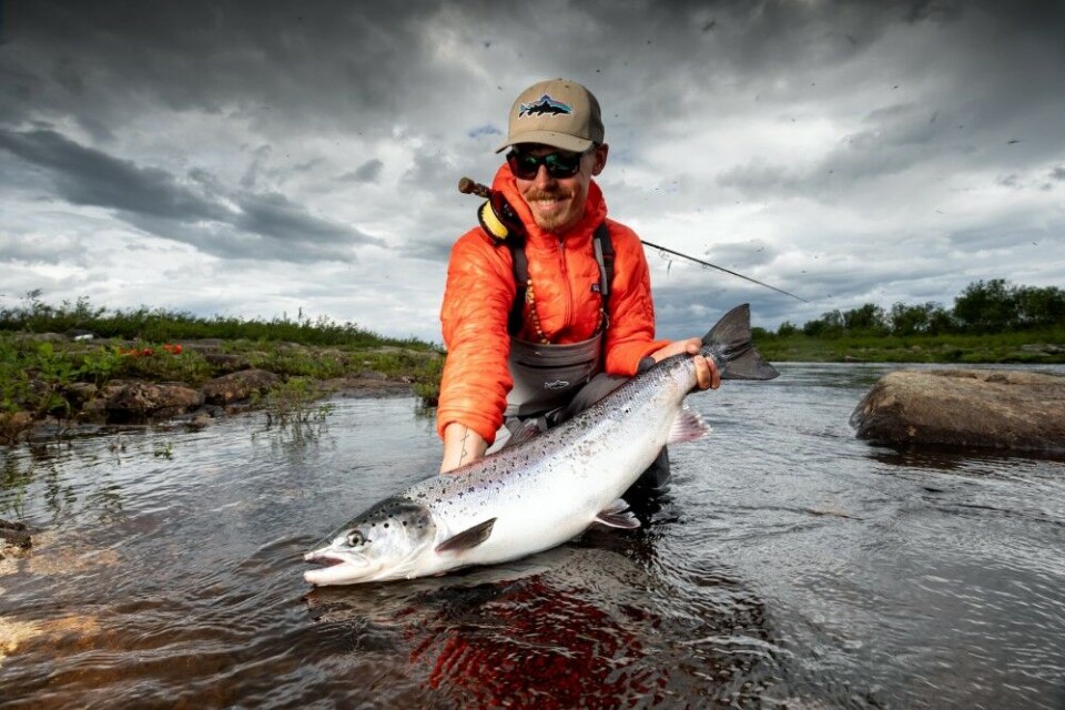 Jasper med storlaks i Yokanga på Kola. Jasper med storlaks i Yokanga på Kola.