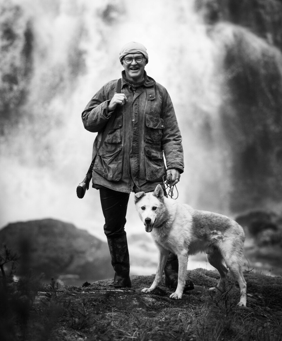 Fjellklatreren og eventyreren Stein P. Aasheim har slått seg til ro på sine eldre dager. Store deler av året tilbringes på hytta, som han kaller «pelsjegersimulatoren».