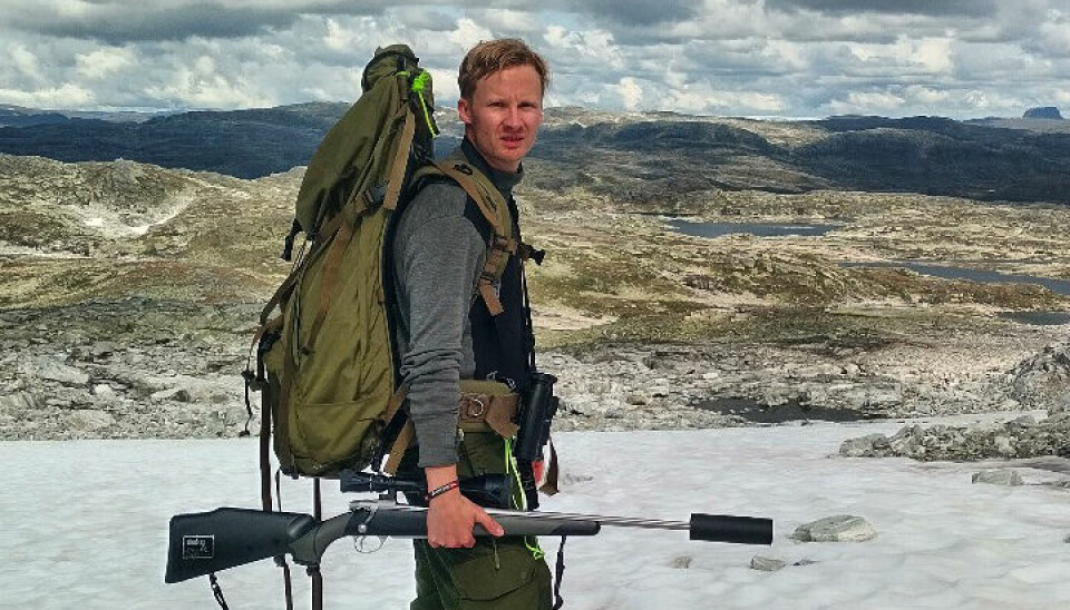 Mats Holtmoen og over 50 andre lokale jegere reiser lørdag fra Odda til Geilo for å markere sin motstand mot håndteringen av skrantesjuka på Hardangervidda.