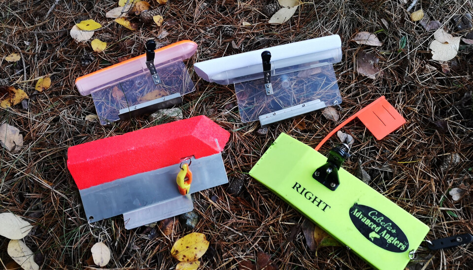Fire klassiske stangparavaner: De to bakerste er fra Savage Gear. Foran til venstre ser vi en variant fra Wiggler, og lengst til høyre en fra Advanced Anglers–med nappindikator. Fire klassiske stangparavaner: De to bakerste er fra Savage Gear. Foran til venstre ser vi en variant fra Wiggler, og lengst til høyre en fra Advanced Anglers–med nappindikator.