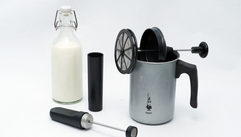 Tørrmelk, soya- eller havremelk kan være gode alternativer om du vil lage kaffedrikker med melk i felt. Slik blir du en god turbarista