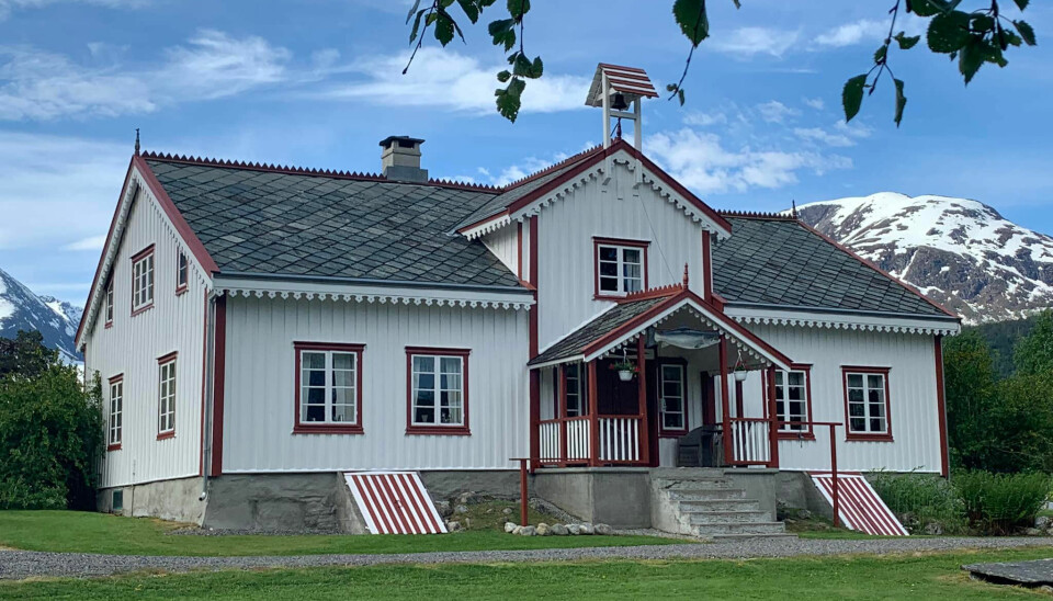 Engelskhuset på Syltebø Gård ble bygd i 1863. Gården har vært i familien Jørstads eie siden 1825.
