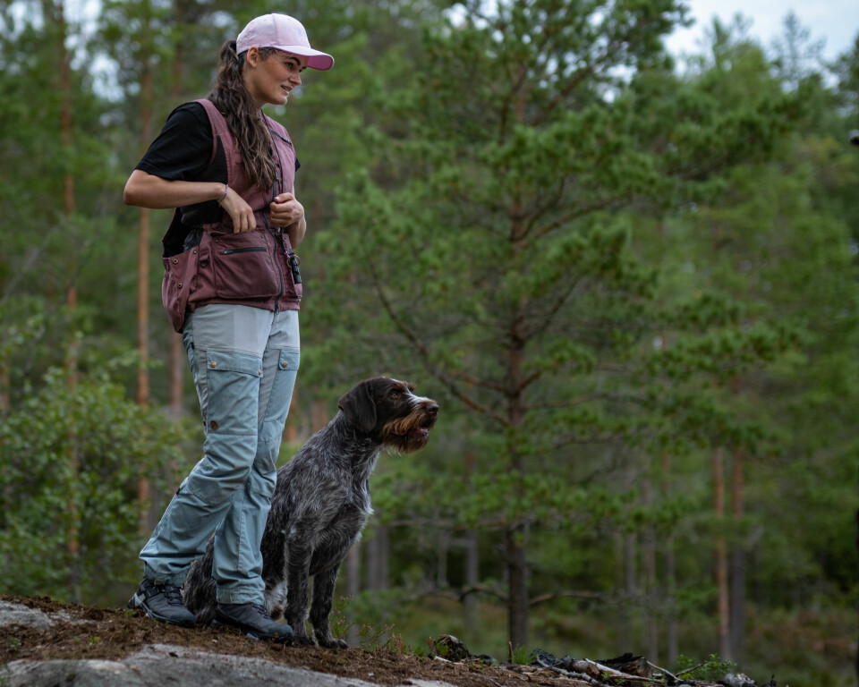 Tea Sjølstad og Caliber er en finstemt duo, både på jakt og i hverdagen, og drar på tur så ofte som mulig.