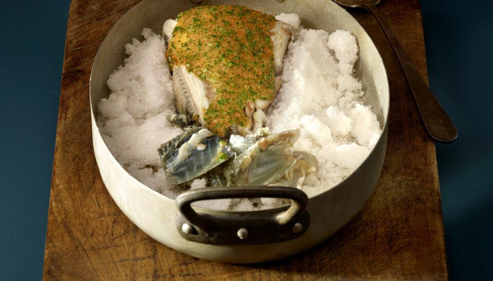 Bildet viser hvordan du lager saltbakt fisk.