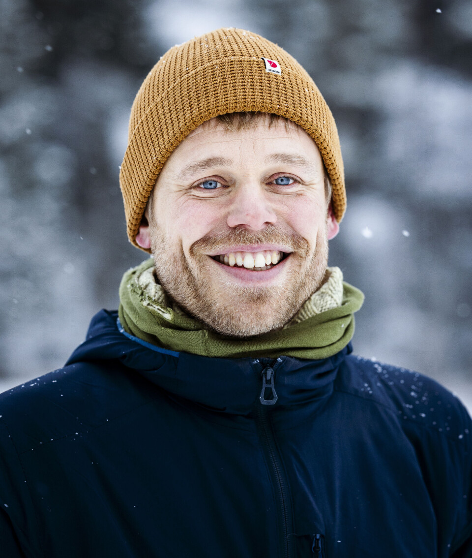 Marius Nergård Pettersen er forfatter, fotograf og journalist. Han holder også foredrag om natur og friluftsliv. Marius Nergård Pettersen er forfatter, fotograf og journalist. Han holder også foredrag om natur og friluftsliv. Her er et bilde av han.