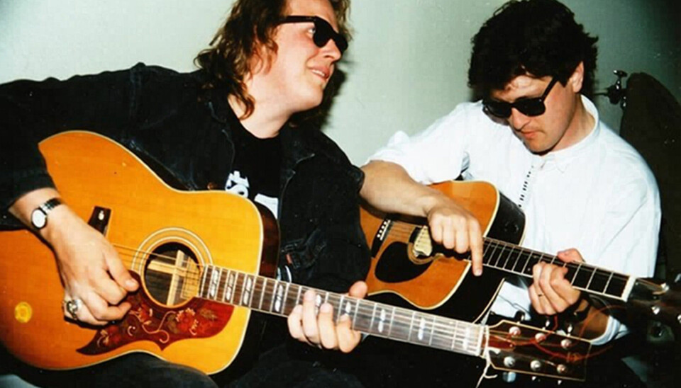 Marius Müller og Espen Farstad spiller gitar
