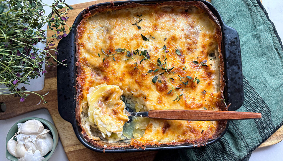 Potetklassiker med italiensk vri Hvordan lage fløtegratinerte poteter enkelt.