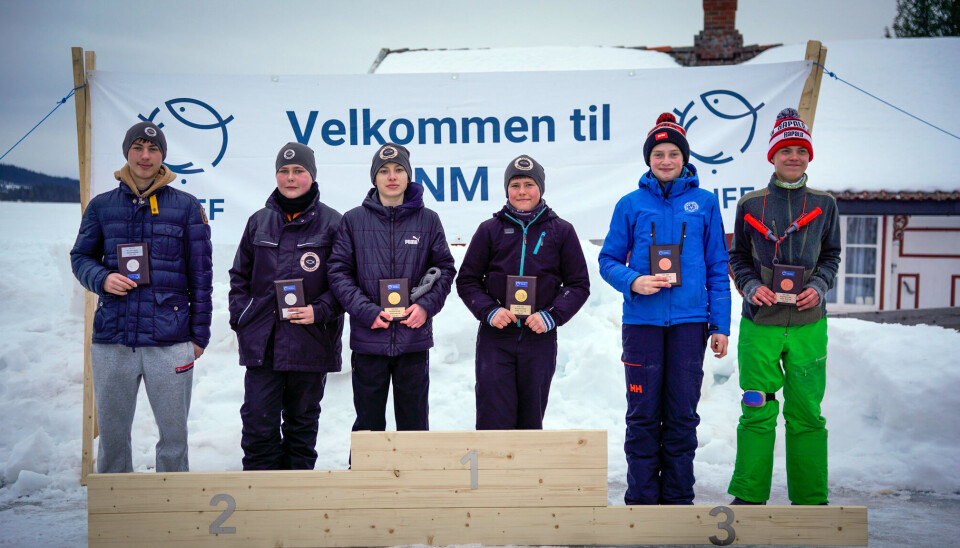 Juniorlaget Agder Sportsfiskere 2 sikret førsteplassen, mens laget Agder Sportsfiskere og Oslo SF havnet på henholdsvis andre- og tredjeplass.
